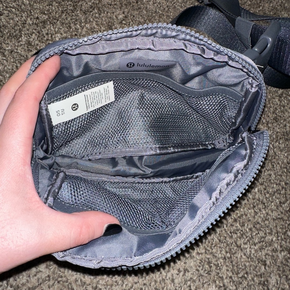 Lululemon Belt Bag 1L - Picture 3 of 3